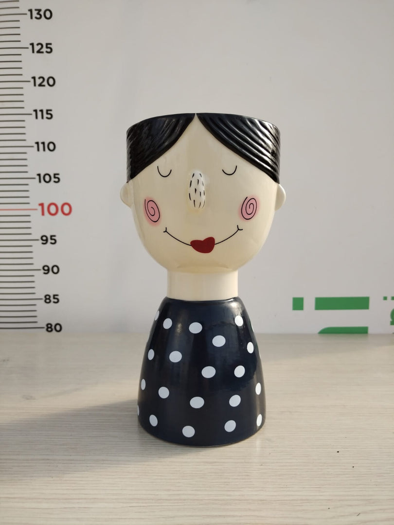 VASO D'ARREDO SMALTATO DONNA A POIS NEROIN CERAMICA V.12 AZIENDA ANTICO MESTIERE